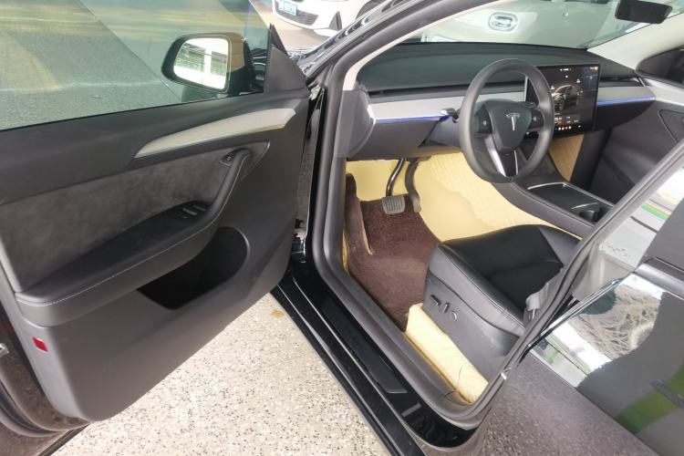 Used Tesla Model Y 2023 Rear-Wheel-Drive Version Driver Seat