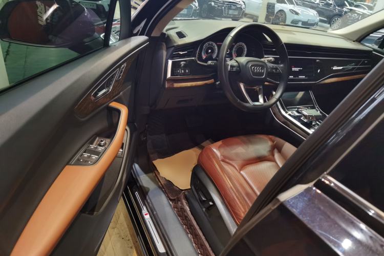 Used Audi Q7 2020 55 TFSI quattro S line sports model