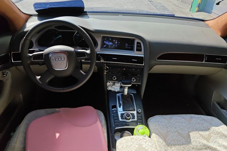 Used Audi A6L 2010 2.0 TFSI Automatic Standard Edition Center Console