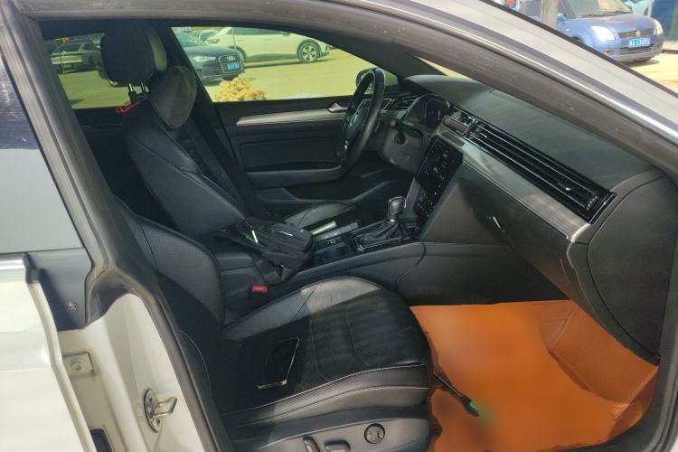 Used Volkswagen FAW-Volkswagen CC 2020 330TSI Glamour Edition China VI Standard Right Front Seat