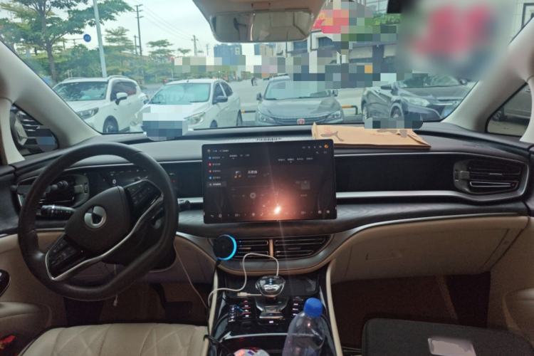 Used Denza D9 2024 EV 620 Premium Model Center Console