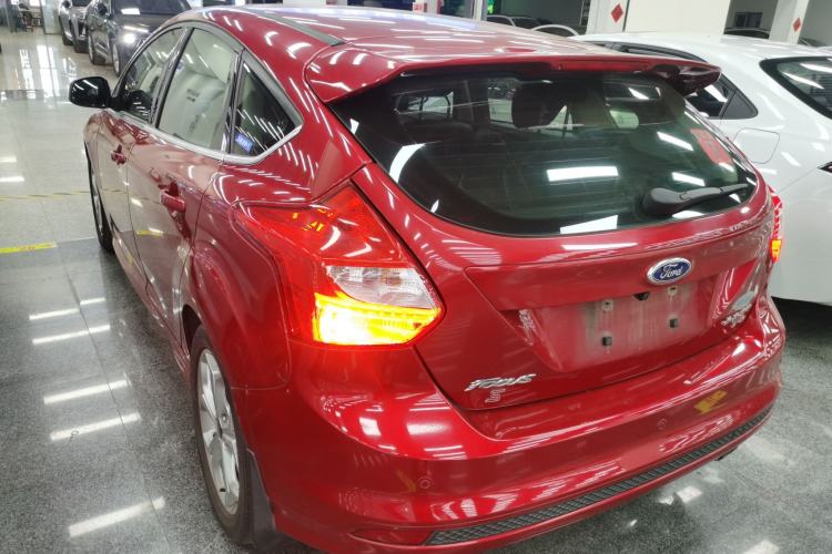 Used Ford Focus 2012 Hatchback 2.0L Automatic Luxury Sport Model Exterior 2