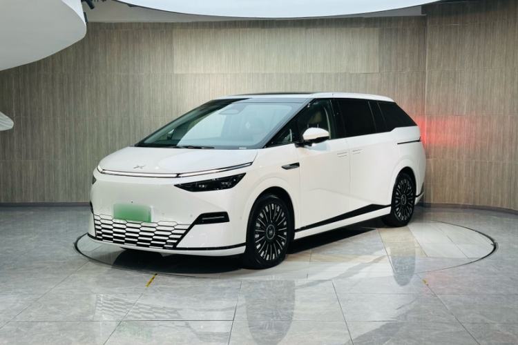 Used XPeng X9 2025 740 Ultra-Long Range Max Exterior 5