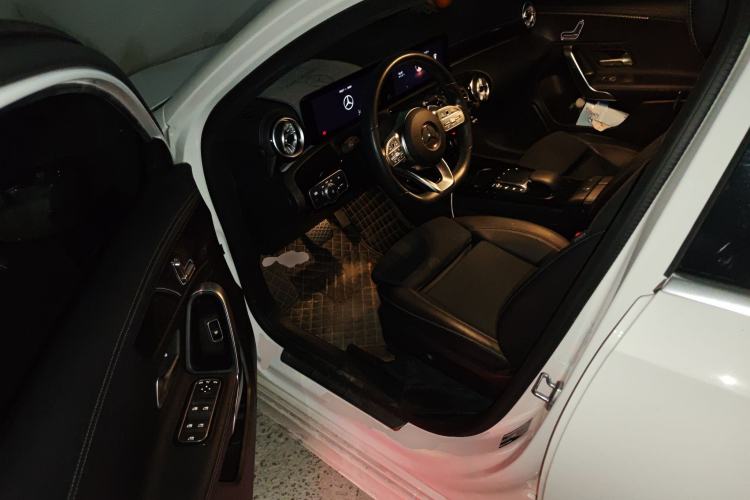 Used Mercedes-Benz A-Class 2022 Revised Version A 200 L Sport Sedan Fashionable Style