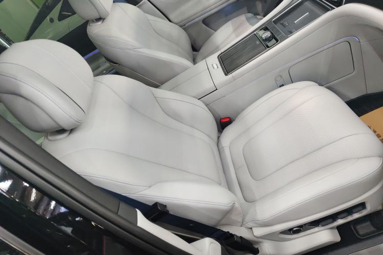 Used Hima AITO M9 2025 Extended-Range Ultra Version 52 kWh 6-Seater
