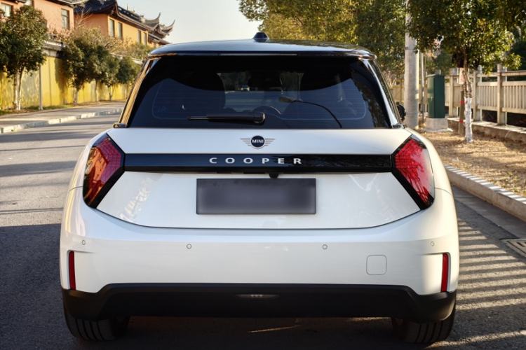 Used MINI Electric MINI COOPER 2025 Model Facelift 466km COOPER E Classic Style