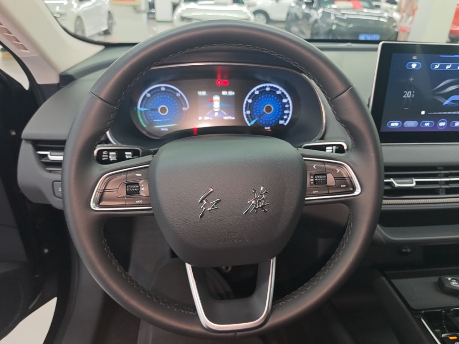 Hongqi E-QM5 2023 Revised Version Basic Travel Edition — снимка 13