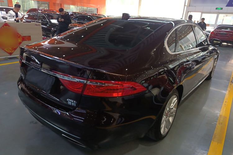 Used Jaguar XFL 2018 XFL 2.0T 250 PS Luxury Edition Rear Right 45 Deg