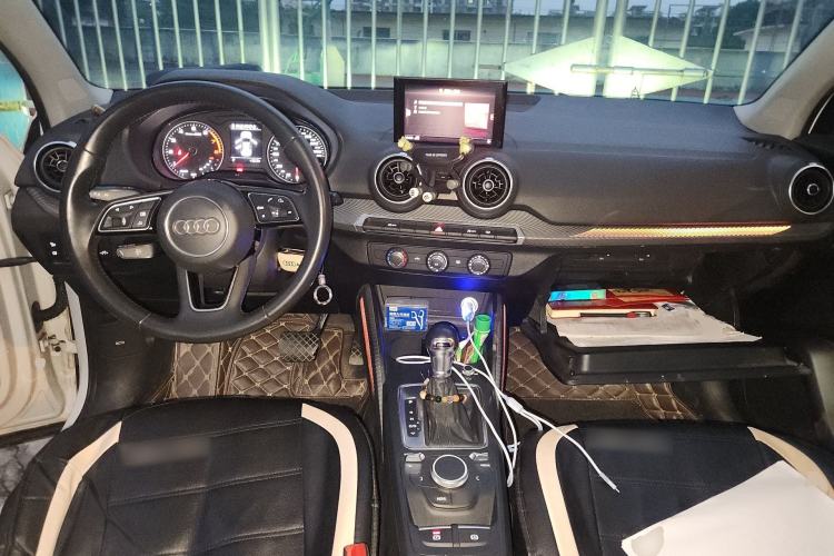 Used Audi Q2L 2018 35 TFSI Launch Exclusive Edition China VI Center Console