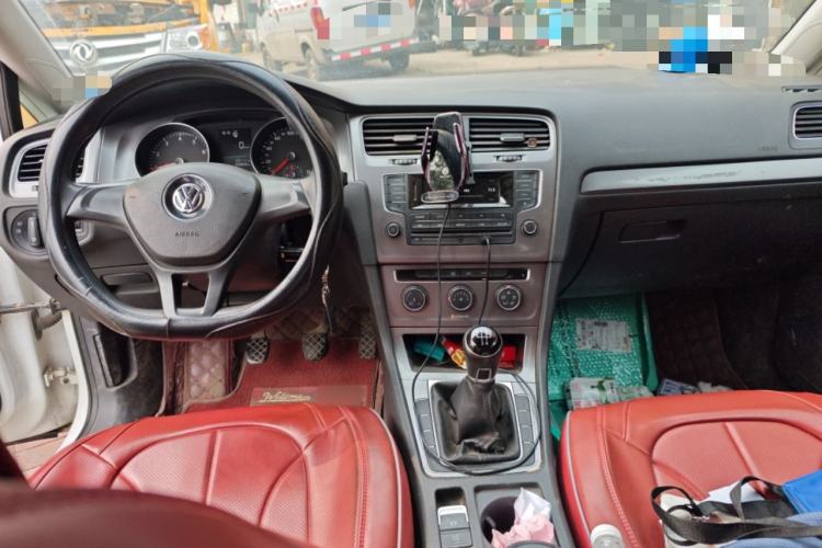 Used Volkswagen Golf 2016 1.6L Manual Fashion Edition Center Console