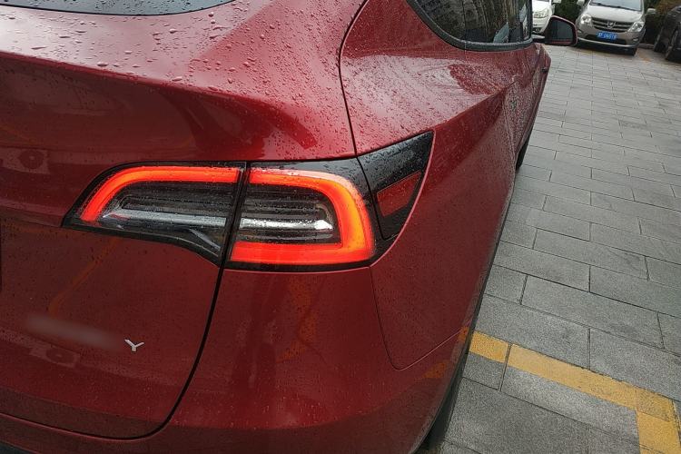 Used Tesla Model Y 2024 Rear-Wheel-Drive Version Right Rear Taillight