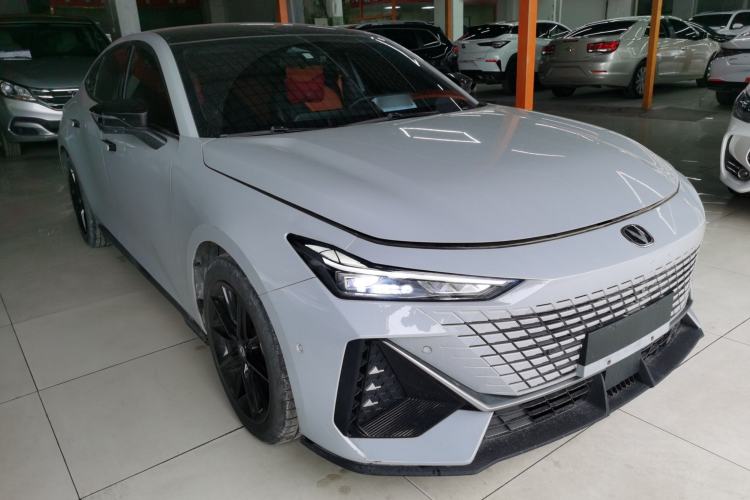 Used Changan UNI-V 2022 1.5T Smart Navigation Version