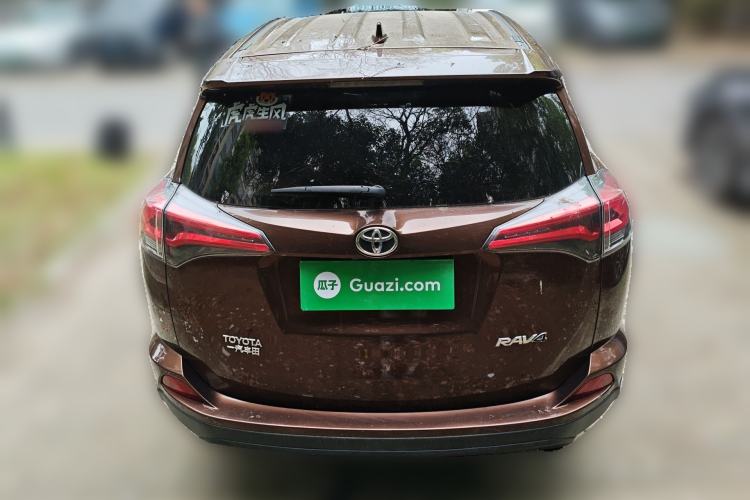 Used Toyota RAV4 2016 2.0L CVT Two-Wheel Drive Fashion Edition China V Standard Rear