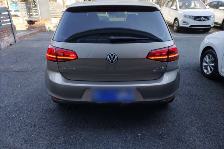 Used Volkswagen Golf 2016 230TSI Automatic Luxury Version
