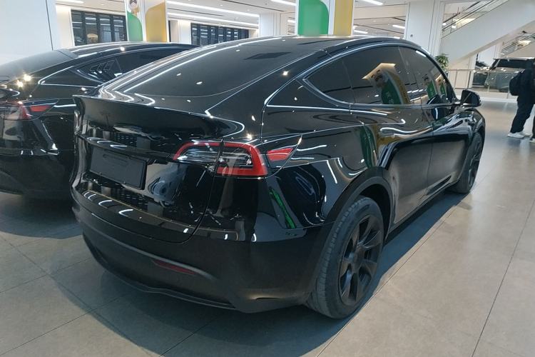 Used Tesla Model Y 2024 Long-Range All-Wheel-Drive Version