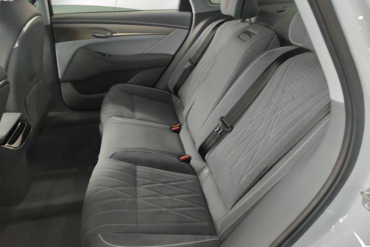 Used VOYAH PASSION 2023 Four-Wheel Drive Flagship Edition Left Rear Seat