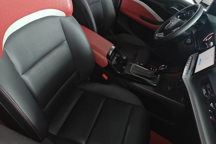 Used MG 5 2021 180 DVVT CVT Youth Luxury Edition
