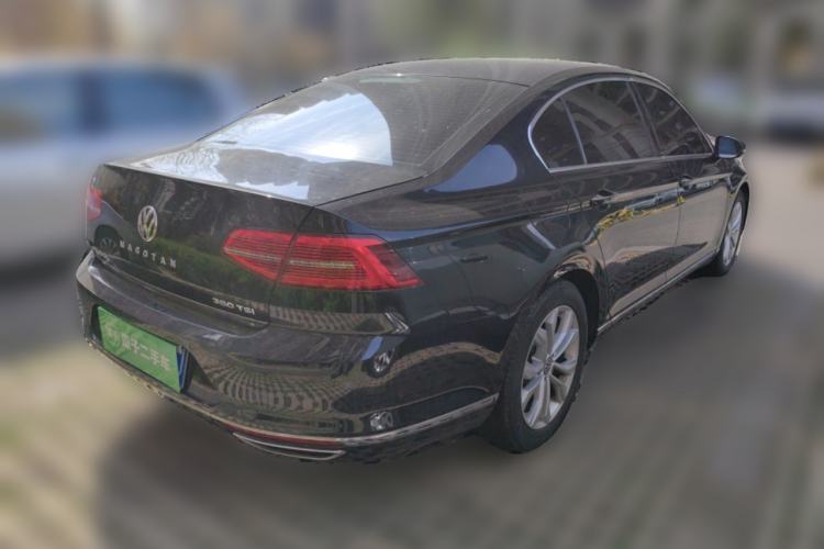 Used Volkswagen Magotan 2017 330TSI DSG Luxury Model Rear Right 45 Deg