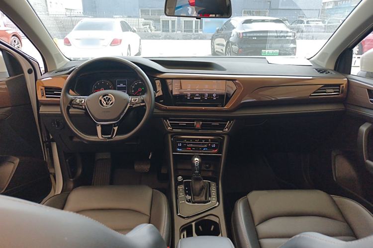 Used Volkswagen Tharu 2021 280TSI Two-Wheel Drive Comfort Edition Center Console