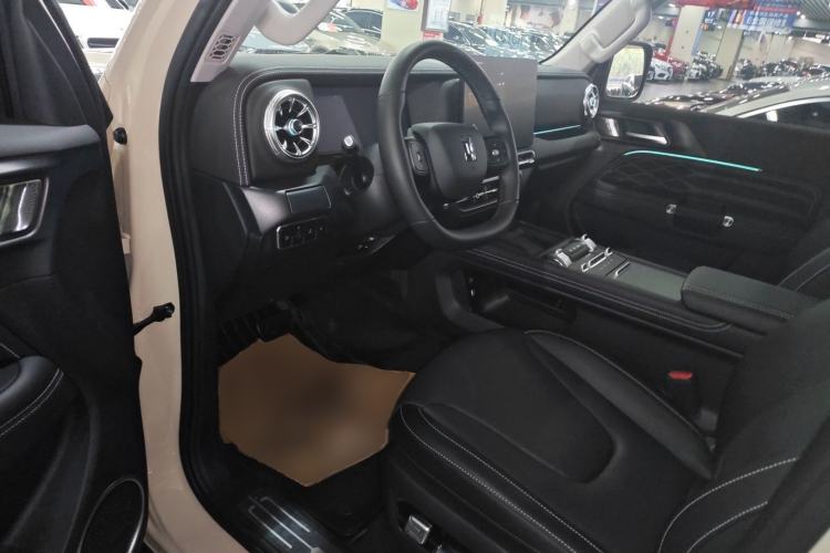 Used Tank 300 New Energy 2025 Hi4-T
