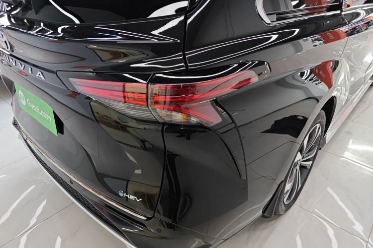 Used Toyota Granvia 2024 2.5L Hybrid Prestige ULTRA Edition
