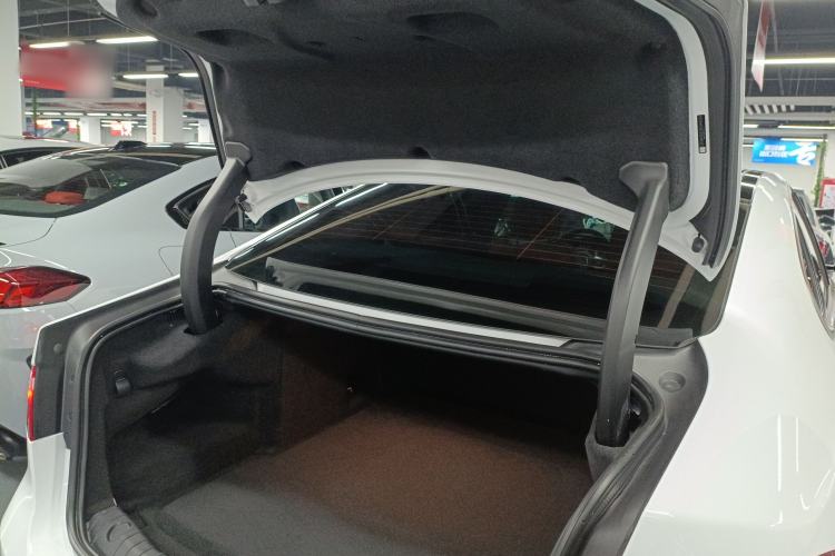 Used Jaguar XFL 2024 2.0T P300 Four-Wheel Drive Flagship Sport Gold Edition
