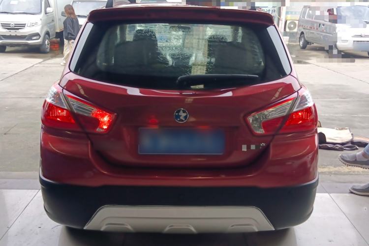 Used Venucia R50X 2013 1.6L Automatic Model
