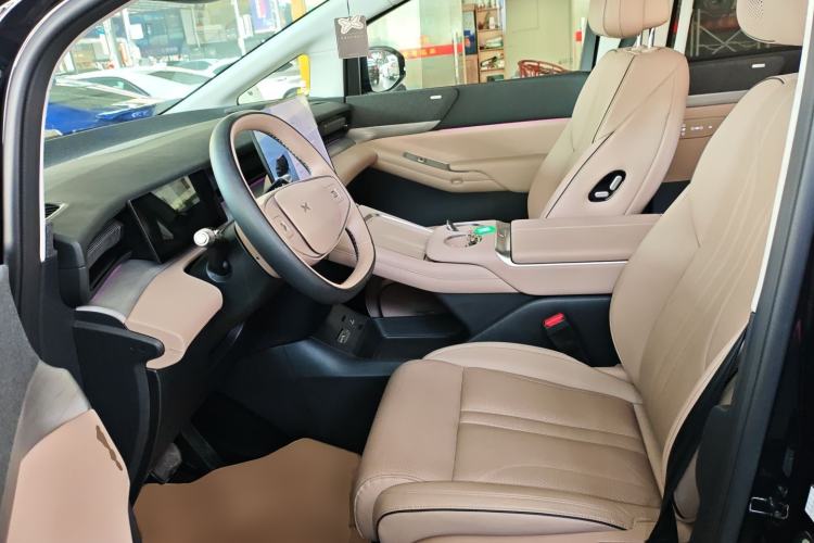 Used XPeng X9 2024 702 Ultra-Long Range Pro
