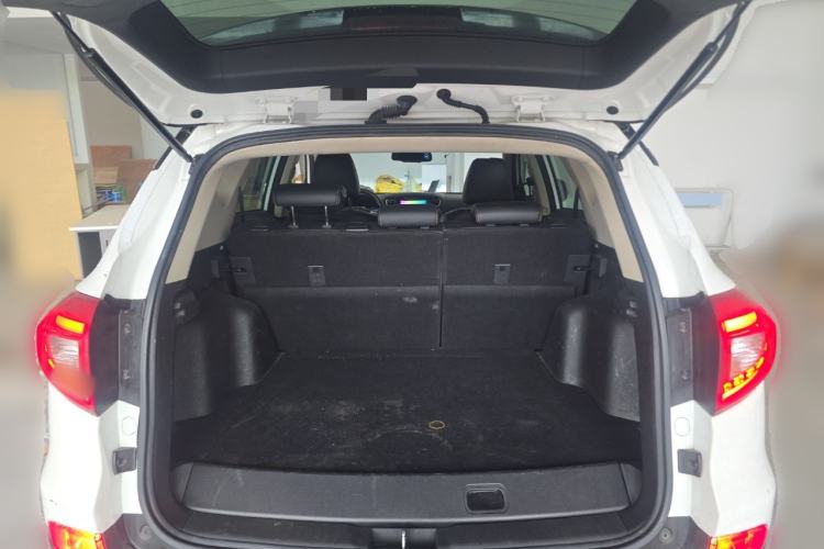 Used BYD Song New Energy 2017 Song DM 1.5TID All-Wheel Drive Luxury Model Trunk