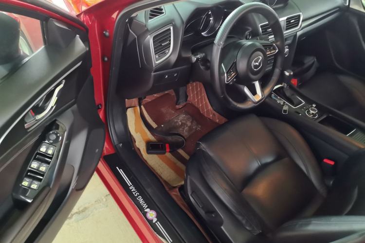 Used Mazda 3 Axela 2017 Sedan 2.0L Automatic Flagship Model China V Standard Driver Seat