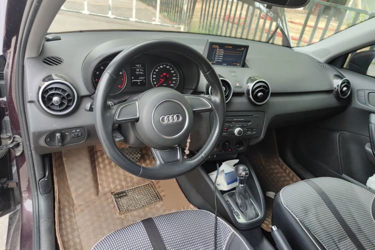 Used Audi A1 2014 30 TFSI Fashion Model Center Console