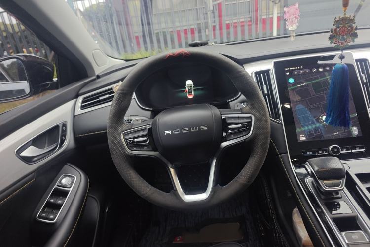 Used Roewe i6 MAX 2020 300TGI Automatic Supreme Edition with Cool Sunroof and Advanced Driving Features