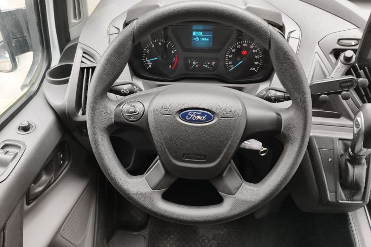 Used Ford Transit 2019 2.0T Gasoline Automatic Business & Travel Version Mid-Drive Mid-Roof 9-Seater China VI Standard

