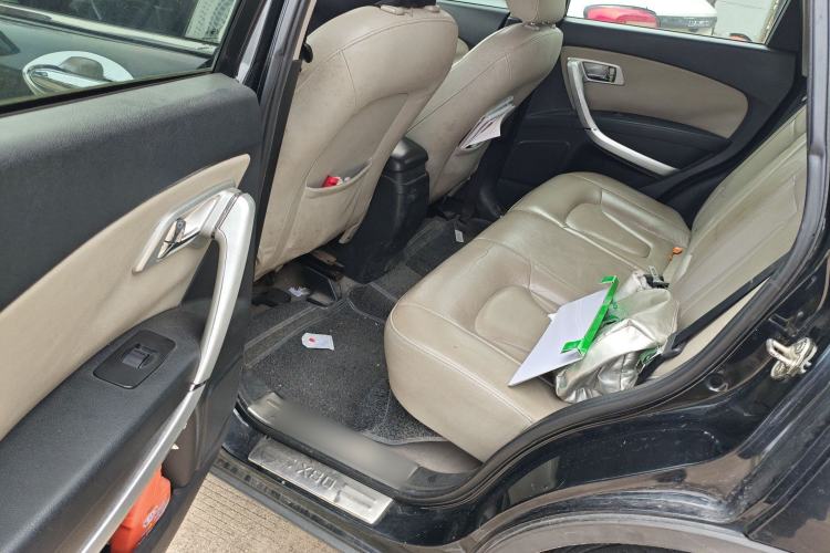 Used Bestune X80 2013 2.0L manual luxury version