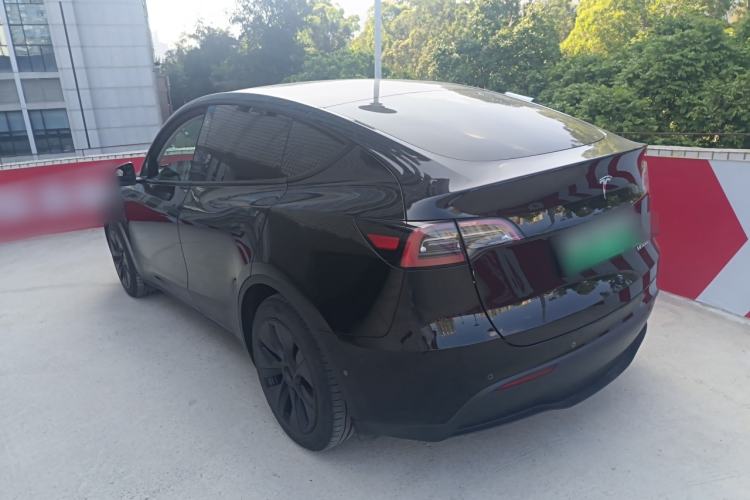 Used Tesla Model Y 2023 Long-Range All-Wheel-Drive Version