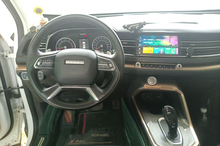 Used Haval H6 2020 1.5 GDIT Automatic Platinum Champion Edition Center Console