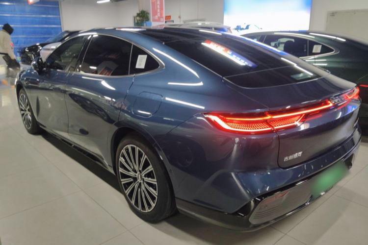 Used Geely Galaxy 8 2025 130km EM-P Starship Edition