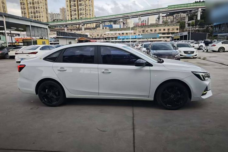 Used Roewe i6 MAX 2020 300TGI Automatic Sporty Cool Edition
