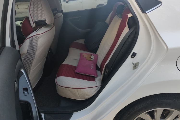 Used Hyundai Elantra (5th Generation / Langdong) 2016 1.6L Automatic Smart Version
