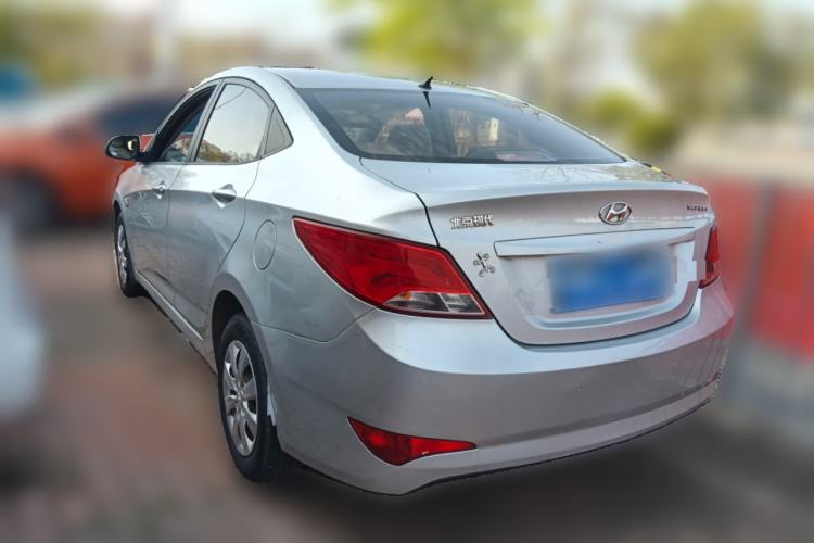 Used Hyundai Verna (older generation) 2014 1.4L Manual Smart GLS Trim Rear Left 45 Deg