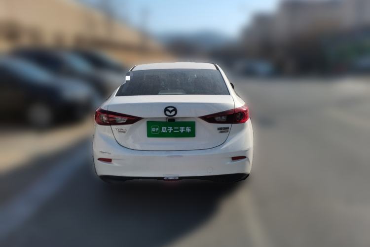 Used Mazda 3 Axela 2016 Sedan 1.5L Manual Comfort Model