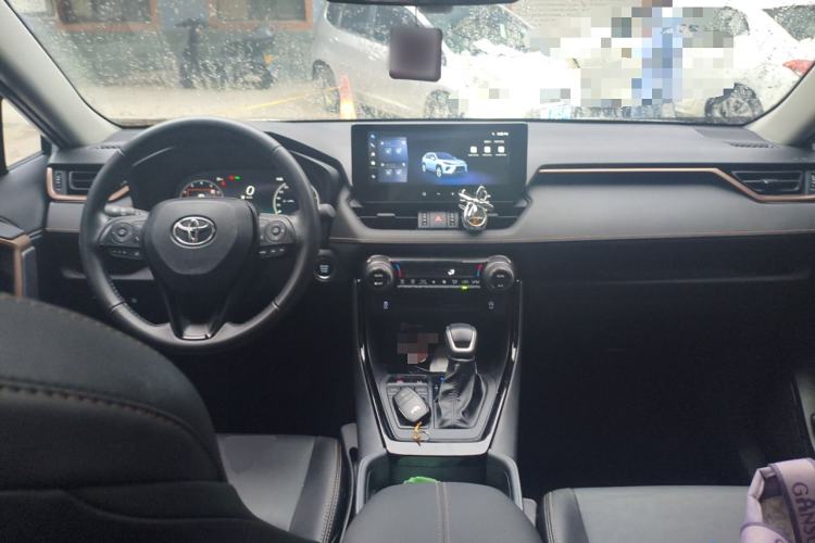 Used Toyota Wildlander 2024 2.0L CVT Two-Wheel Drive Luxury PLUS Edition
