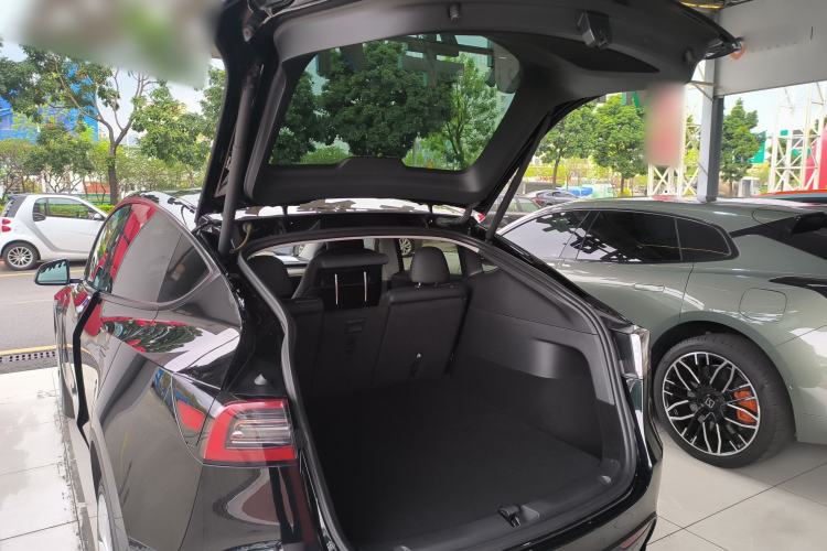 Used Tesla Model Y 2023 Long-Range All-Wheel-Drive Version