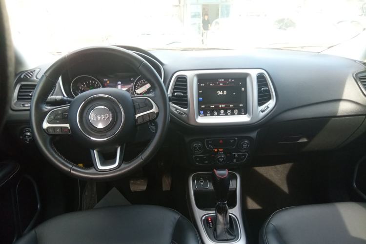 Used Jeep Compass 2017 200T Automatic Family Edition Steering Wheel