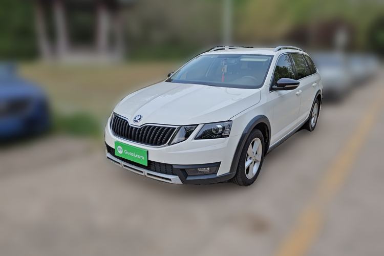 Used Skoda Octavia 2019 Station Wagon TSI230 DSG Comfort Edition China VI Standard