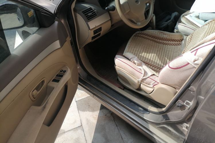 Used Nissan Sylphy 2012 Classic 1.6XE Automatic Comfort Edition Driver Seat