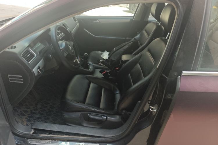 Used Volkswagen Sagitar 2014 1.6L Manual Comfort Model
