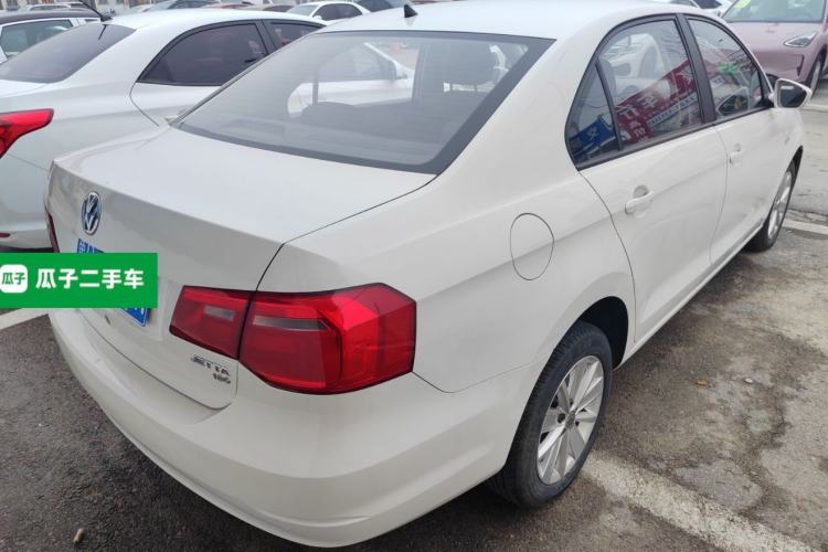 Used Volkswagen Jetta 2015 Value Edition 1.6L Manual Fashionable Style
