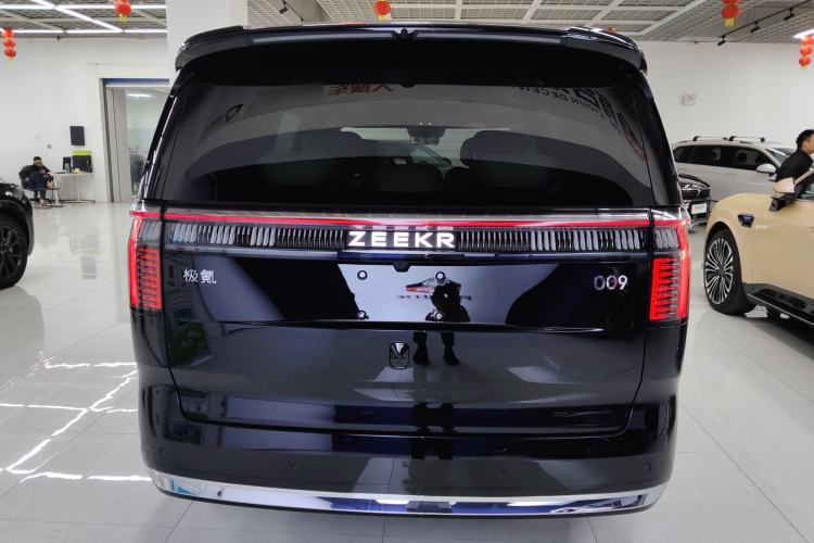 Used Zeekr 009 2024 7-Seater Walk-through Version 4WD 140 kWh
