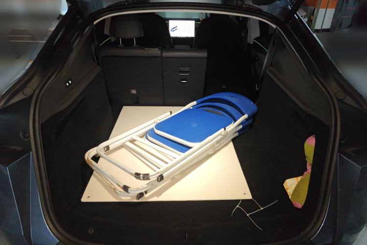 Used Tesla Model Y 2025 Rear-Wheel-Drive Version
